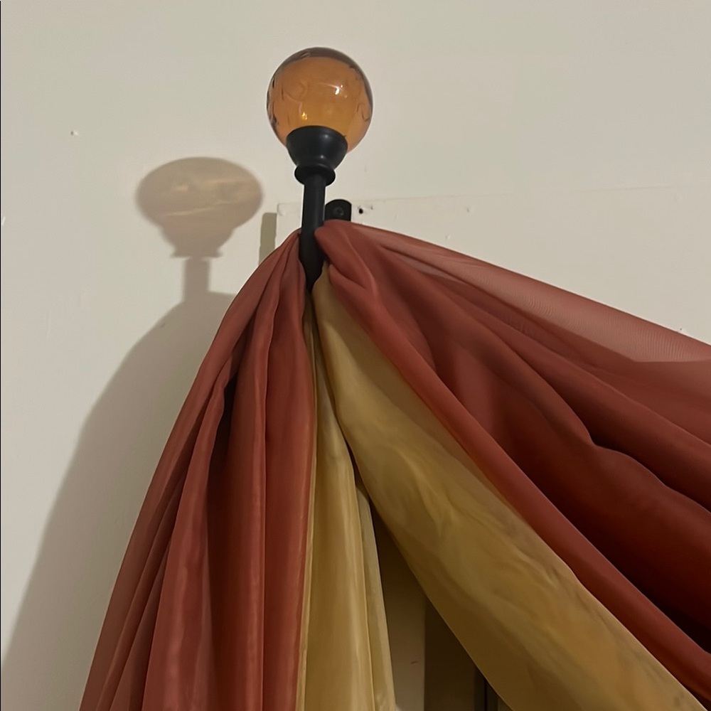 Elegant Two-Tone Curtain